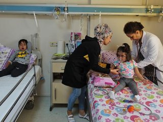 'Kronik granülomatöz'e yakalanan kardeşler acil bağışçı bekliyor