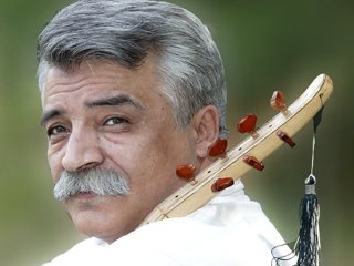 Ozan Arif hayatını kaybetti
