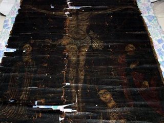 Hazreti İsa'nın 13. yüzyıla ait çarmıh tablosu ele geçirildi