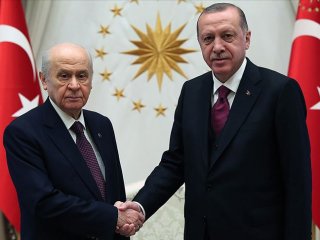 AK Parti, MHP ile ittifakı masaya yatırdı