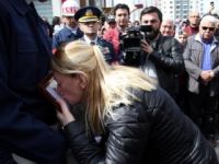Fotoğrafı öpüp haykırdı: O köpekleri sevindirmeyeceğiz