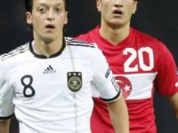 Mesut Özil Türk Milli Takımı'nda oynayabilir mi?