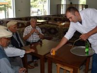 İmece usulü yaptırılan 'Türkmen evleri' ile sosyalleşiyorlar