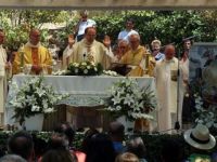 İzmir'de; Meryem Ana Evi'nde ayin