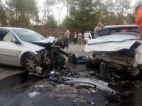 Otomobiller çarpıştı: 3’ü ağır 7 yaralı