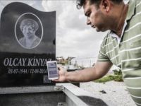 Karekodlu mezar taşı üretti