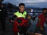 Bodrum açıklarında 30 kişiyi taşıyan tekne battı