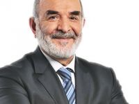 Ahmet Taşgetiren yazmaya Karar'la yeniden başlıyor