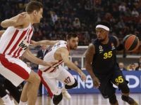 Fenerbahçe, Olympiakos'u devirdi