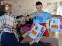 Down Kafe'nin 'özel' garsonları
