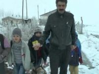 Çocuklar üşümesin diye 'Çadır Durak' yaptı
