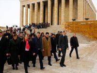 AK Parti adayı Amber Türkmen'den Anıtkabir'e ziyaret