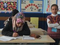 'Okuma aşkı' ile girdikleri sınavda çocukları gözetmen oldu