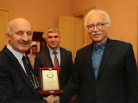 Ünlü Prof. yayaları ezdi!