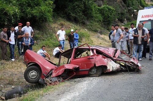 175 Metrelik Uçurumdan Düşerek Öldü
