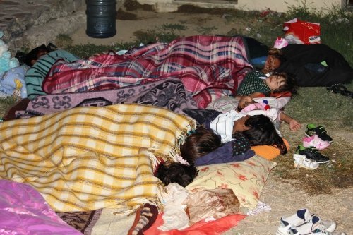 35 Suriyeli Bahçelievler'deki parkta yaşıyor