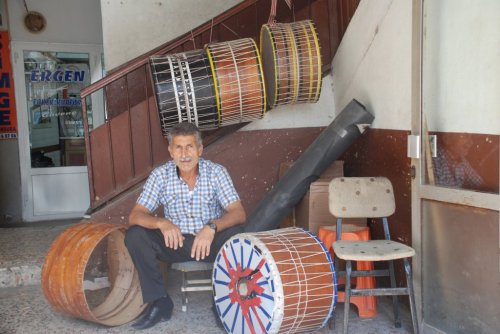 40 Yıldır Ramazan Davulu Yapıyor