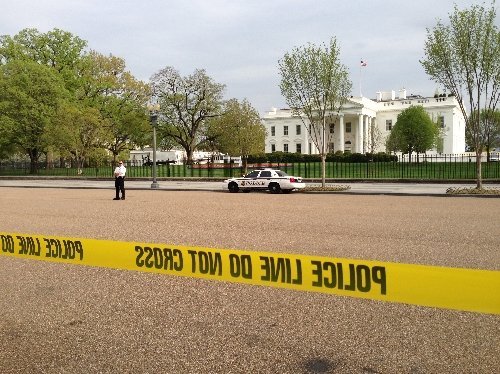 ABD’de Bayraklar Yarıya İndirildi