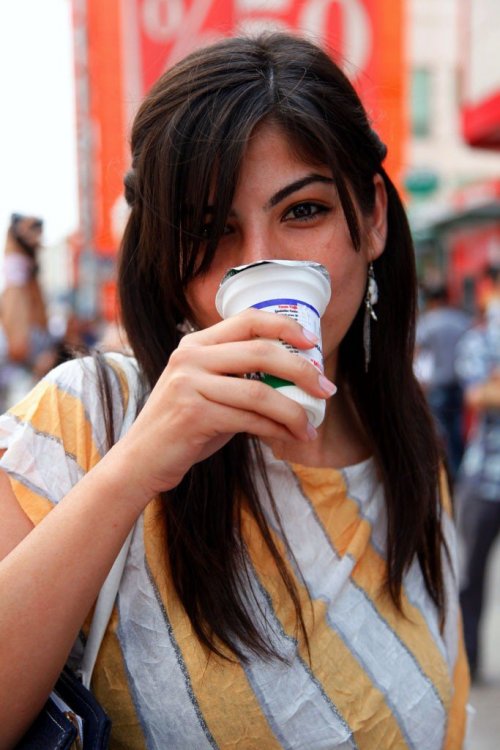 Ak Parti'li Gençler Adana’da Ayran Dağıttı