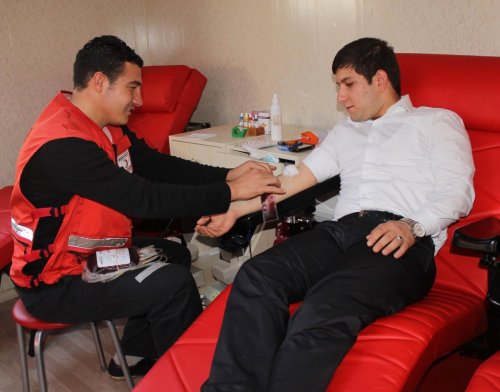 Ak Parti'lilerden Kan Bağışı