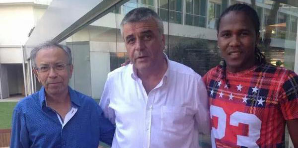 akhisar-rodallega-yi-imza-icin-getirdi--5859614.jpeg