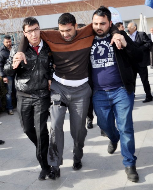 Aksaray’da Bıçak Ve Sopalı Kavga: 2 Yaralı