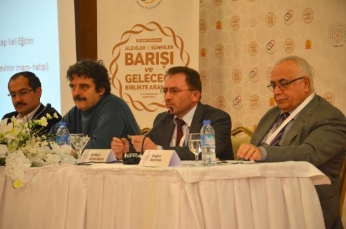 Alevi İmam Toplantıya Örnek Oldu