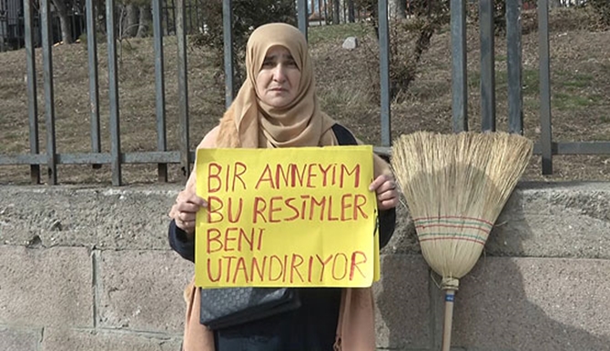 ankara_sokaklarindaki_fuhus_kartlarina_supurgeli_tepki_2.jpg ankara_sokaklarindaki_fuhus_kartlarina_supurgeli_tepki_2.jpg