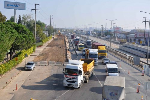 Aşıroğlu Kavşağı'nın Tünel Kısmı Yapılıyor