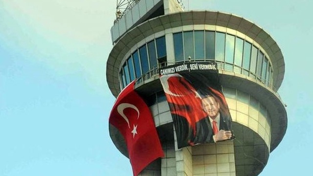 ataturk-havalimaninda-canimizi-verdik-sen-vermedik-pankarti-6fl.jpg