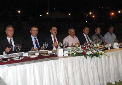 Bakan Ergin, İşadamları İle İftar Yemeğinde Buluştu