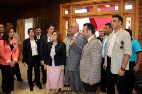 Bakan Şahin, “Mavi Işıklar”ı Açtı