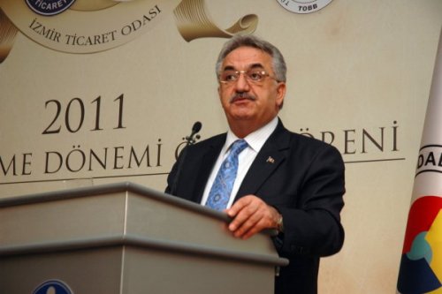 Bakan Yazıcı’ya Yumurtalı Protesto