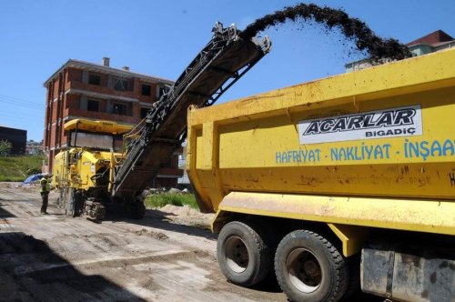 Balıkesir'de Asfaltlar Yenileniyor
