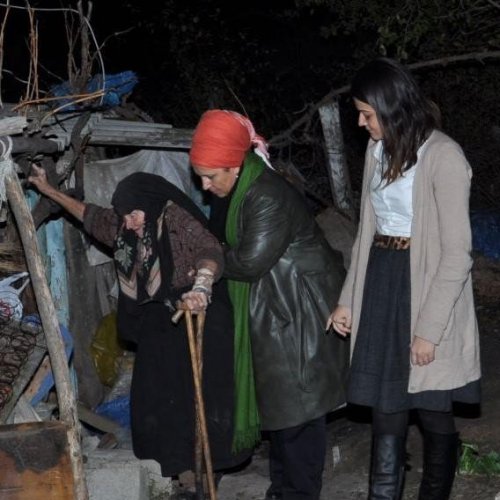 Başörtülü Kamuda Hizmet Yapamaz Mı?