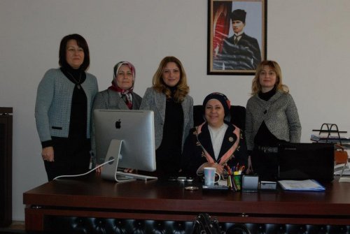 Başörtülü Kamuda Hizmet Yapamaz Mı?