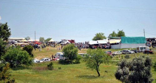 Binlerce Yörük Karaçakal Yaylasına Akın Etti