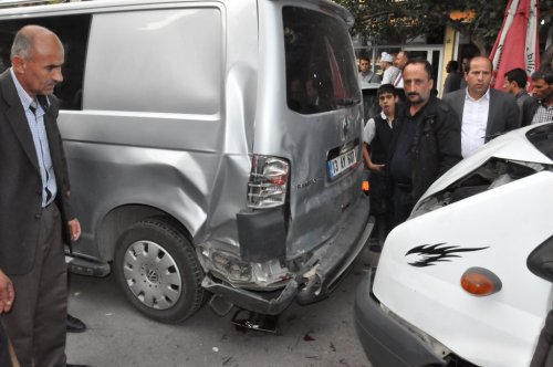 Bitlis'te Zincirleme Trafik Kazası