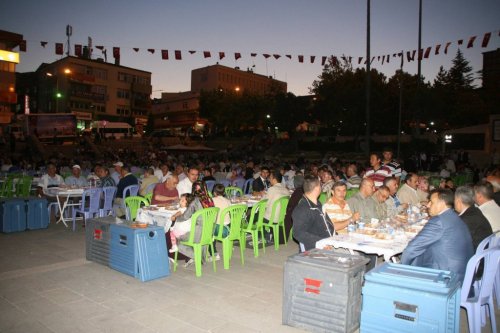 Bozok Bereket Kervanı İlk İftarını Verdi