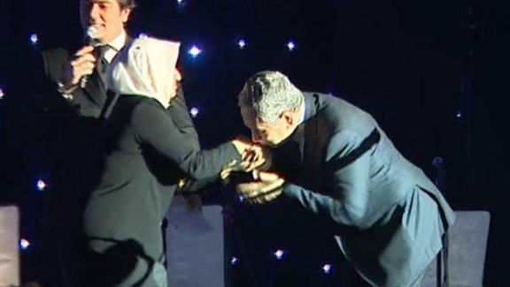 bulent_arinc_tan_melek_ipek_ve_cemaatle_ilgili_bomba_aciklama_h553343_d038e.jpg