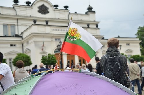 Bulgaristan'da Göstericiler Meclisi Bloke Etti