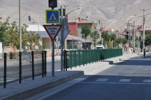 Caddelerde Yaya Güvenliği Artırıldı