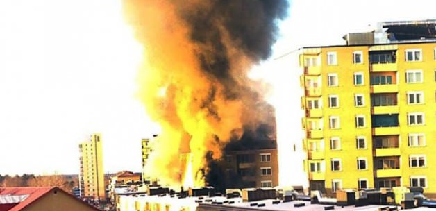 cami_kundaklamasinda_3_yarali_1419516133_4028.jpg cami_kundaklamasinda_3_yarali_1419516133_4028.jpg