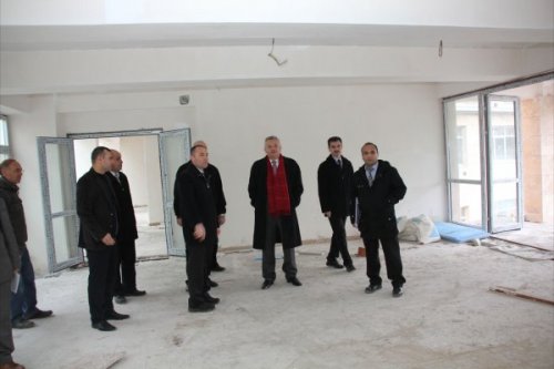 Çankırı Valisi Gençlik Merkezini İnceledi