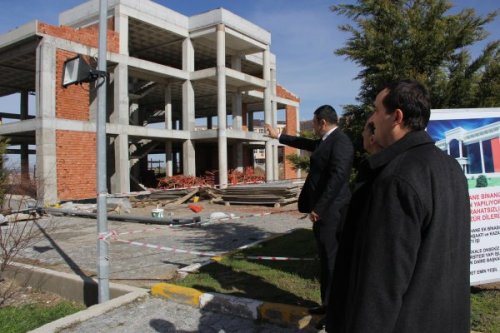 ÇOMÜ Kütüphanesi Binaya Sığmıyor