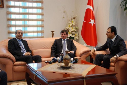 Davutoğlu, Diyarbakır Valiliği’ni Ziyaret Etti