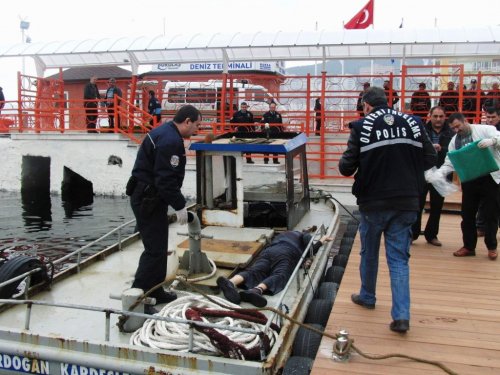 Denizden Ceset Çıktı