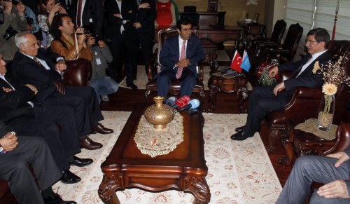 Dışişleri Bakanı Davutoğlu Mersin'de