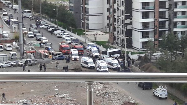 diyarbakirda-bombali-saldiri-son-haberlerjpg.jpg