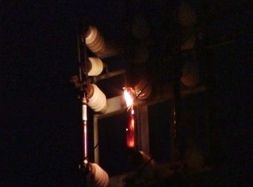 Elektrik Direğinde Sigorta Yangını Korkuttu